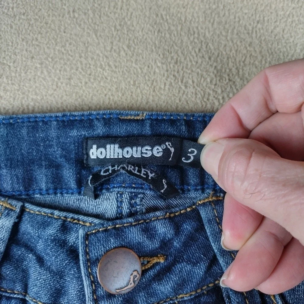 Dollhouse Charley Women's Size 3 Jeans  Blue Denim Ankle Distressed  Rose Patch
